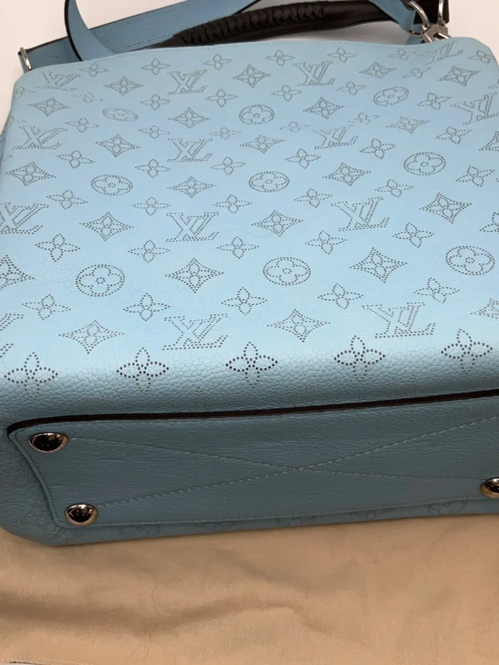 Louis Vuitton Ice Blue Mahina Leather Babylone PM 2 way